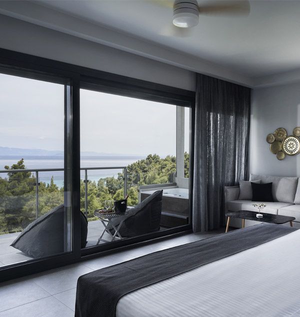 HONEYMOON SUITE ΜΕ ΥΠΑΙΘΡΙΟ ΥΔΡΟΜΑΣΑΖ & ΠΑΝΟΡΑΜΙΚΗ ΘΕΑ ΣΤΗ ΘΑΛΑΣΣΑ